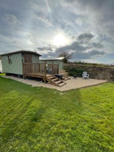 Oakley View Shepherds Huts Image 2