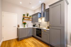 Saxon Rose Apartment Image 3