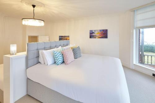 Host & Stay - Sandside Beach House Image 3