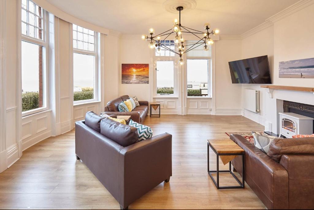 Host & Stay - Sandside Beach House Image 4