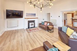 Host & Stay - Sandside Beach House Image 5