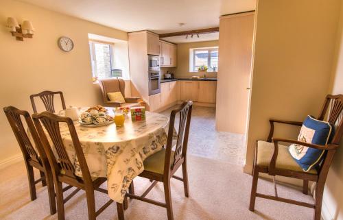 Valley View Farm Holiday Cottages Image 2