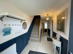 WHITBY-CAPTAINS HOUSE WHITBY - 4 bed Luxury Holiday Home Image 1