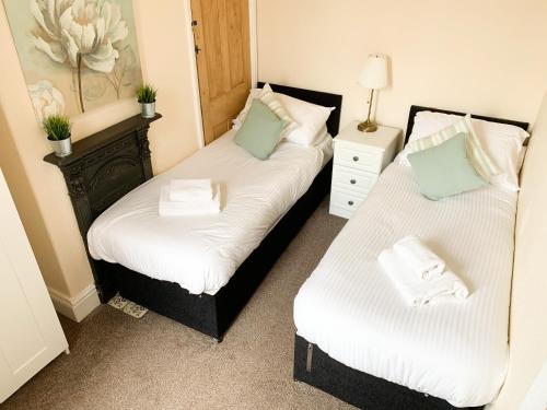 Riverside Lodge - Free Parking - Victorian House - Holiday Home Image 1