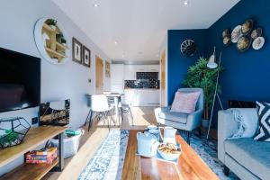 Parkview-Living private off-road parking space, 10 mins to Sheffield centre Image 2