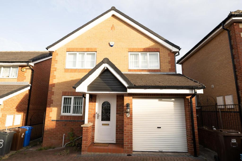 Longley Farm View -spacious 4 Bed Property Image 1