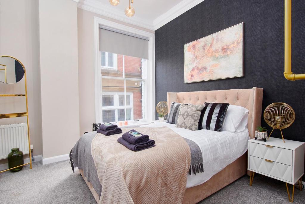 In The Heart of Whitby - Harbour Views - Garden Terrace - Pet Friendly Image 1