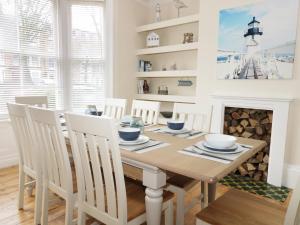 31 Trafalgar Square, Scarborough Image 2