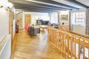 Host & Stay - Jacksons Cottage Image 1