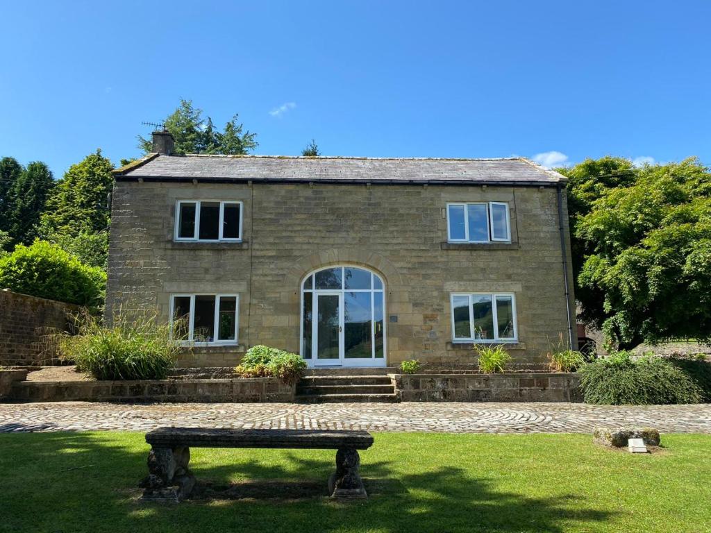 Delightful stone barn, with superb views, Ramsgill Image 1