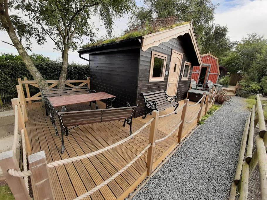 Seaways glamping, English Oak Image 2