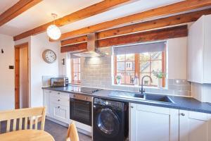 Host & Stay - Oldcorn Cottage Image 1