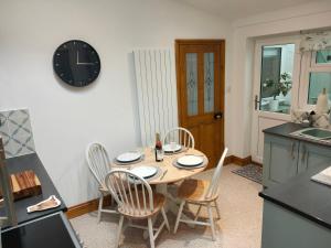 Sandy Cottage Image 3