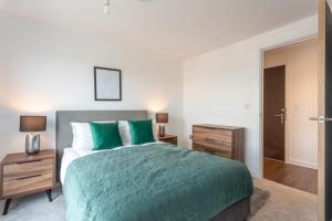 Amazing 2 bed Apartment with Roof Terrace in the heart of York Image 3