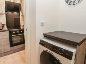 Apartment 24 Image 2