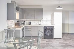 Host & Stay - Clarendon Apartments Image 6