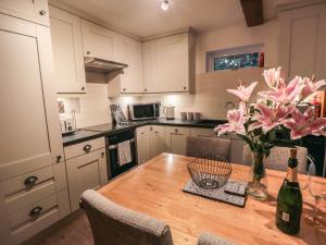 Ramblers Cottage Image 2
