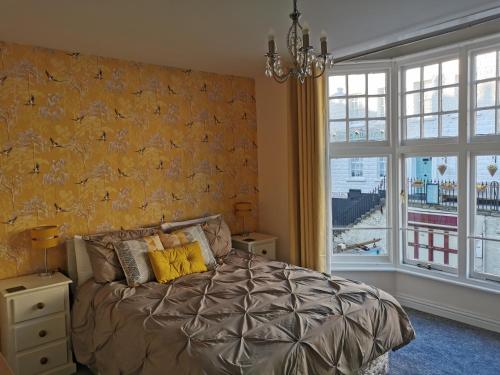 The Captains Quarters Image 1