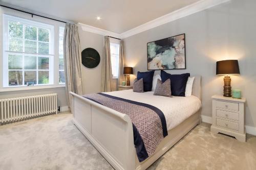 The Presidential Suite, with parking! Image 2