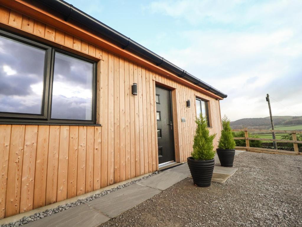 Ingleborough Lodge Image 4