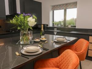 Ingleborough Lodge Image 3