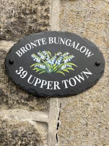 Bronte Bungalow - Opposite a Country Pub Image 2
