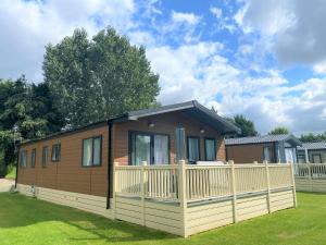 The Yorkshire Burrow Lodge with Hot Tub Image 3