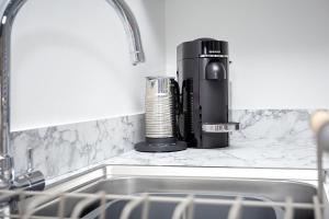 Luxury Duplex 2-Bed Apartment Fruit Market Marina Image 3