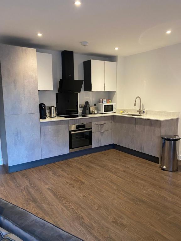 Icona - Brand new city centre apartment Image 1