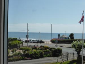 Bay Court Image 2