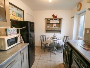 Little Daisy Cottage Image 3
