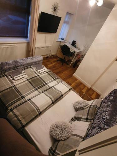 Petals Room Image 5