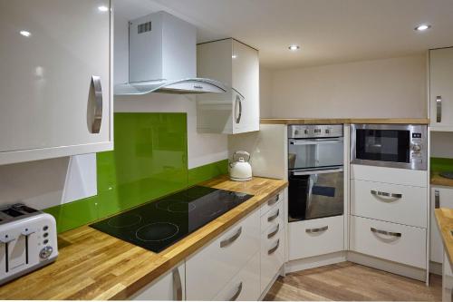 Host & Stay - Queenscliffe Image 1