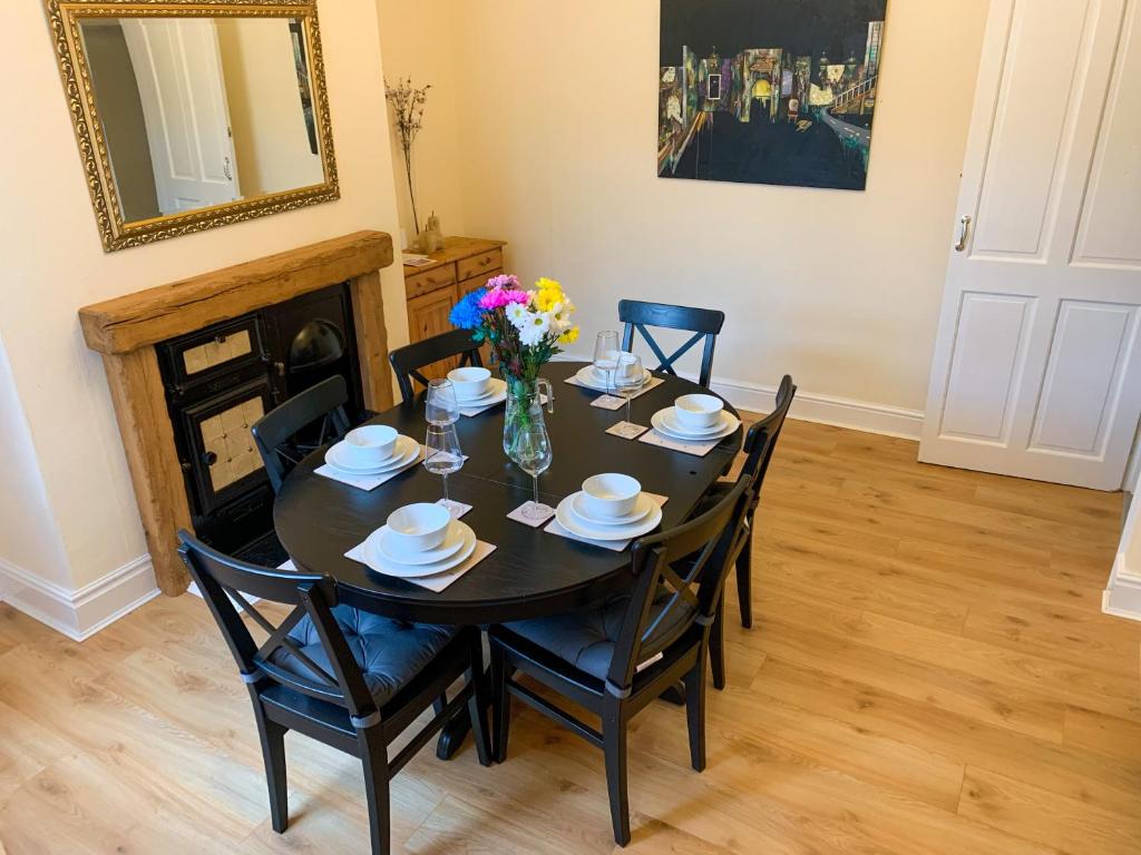 The Neville - Free Parking - York Victorian House - Holiday Home Image 2
