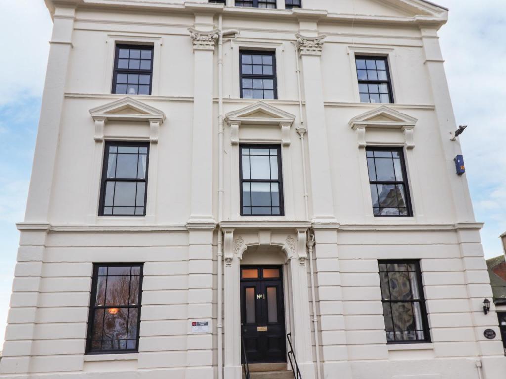 Number One The Crescent Image 1