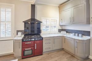 Cherry Tree House Image 3