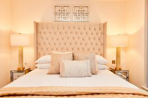 King Deluxe City Centre Apt Balcony View& Free Parking! PRIMEDOORSTEP Image 2