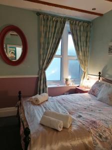 Longcroft Lodge Image 1