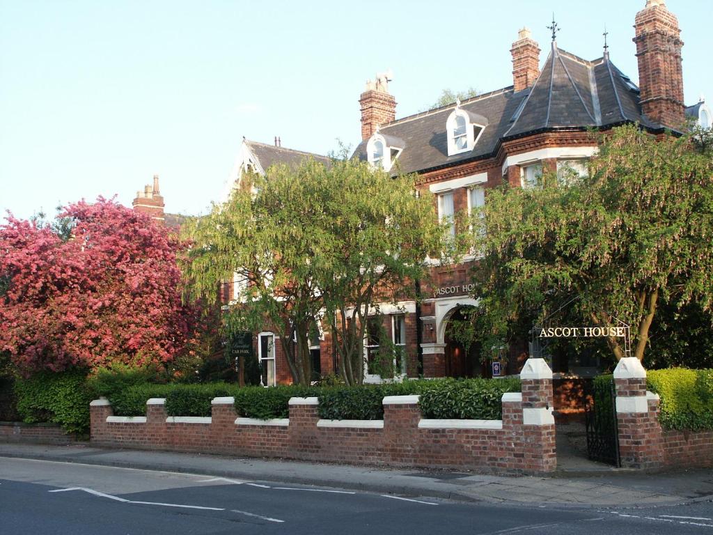 Ascot House Image 1