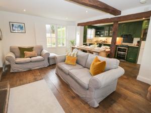 Ferry Cottage 3-bed Image 3