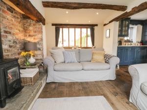 Cowper Cottage 2-bed Image 3
