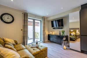York Staycation with Free Parking Image 2