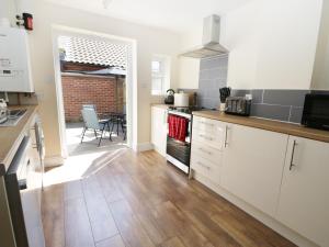 White Rose Cottage, Guisborough Image 2