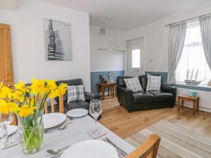 Sea Breakers Cottage Image 2