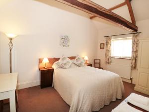 Henhouse Cottage, York Image 2