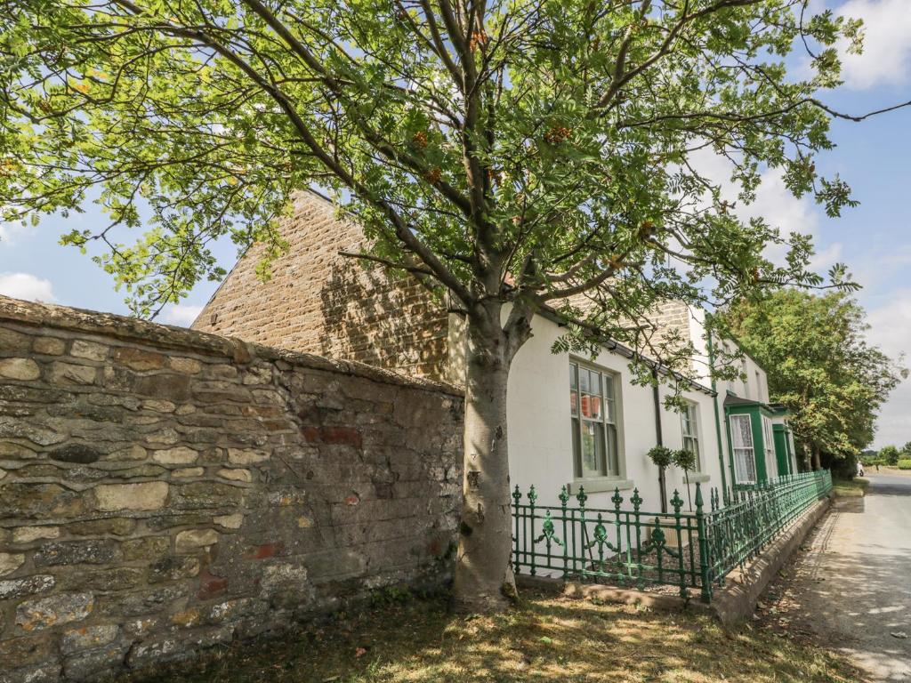 Londesborough Cottage, Scarborough Image 2
