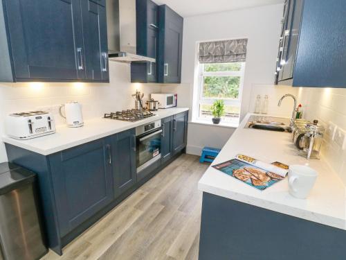Chuffing Cottage, Keighley Image 2