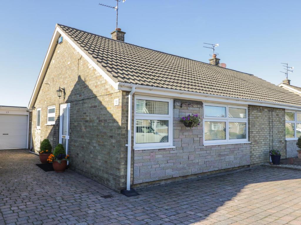13 Danescroft, Bridlington Image 1