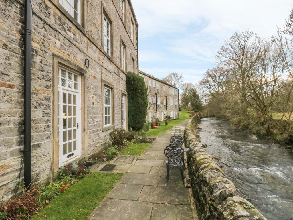 2 Riverside Walk, Skipton Image 1