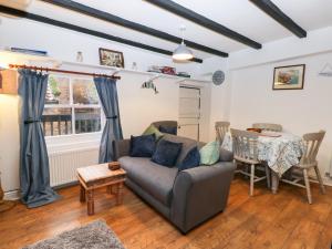 Roseberry Cottage Image 1